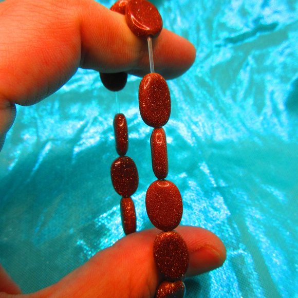 Goldstone Oval 7" Stretchy Gemstone Bracelet - Picture 3 of 3